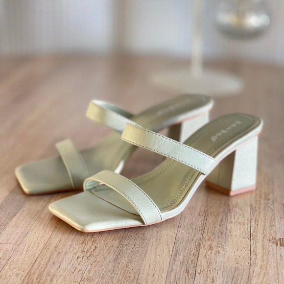 BAMBOO Shoes - Bamboo Women's Light Blue Two Strap Square Toe‎ Block Heel Sandals Size 7.5